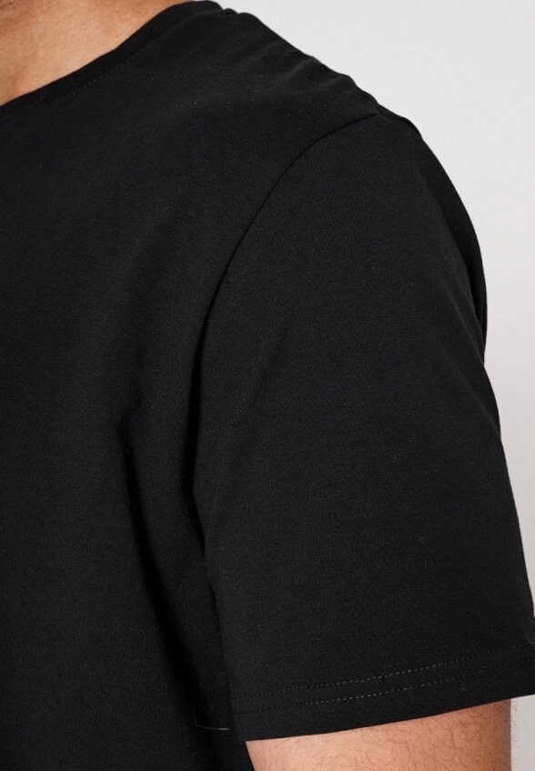 Футболка Cave