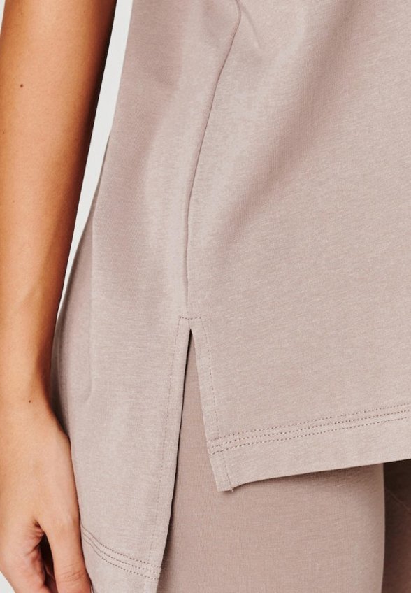 Футболка Jolifashn