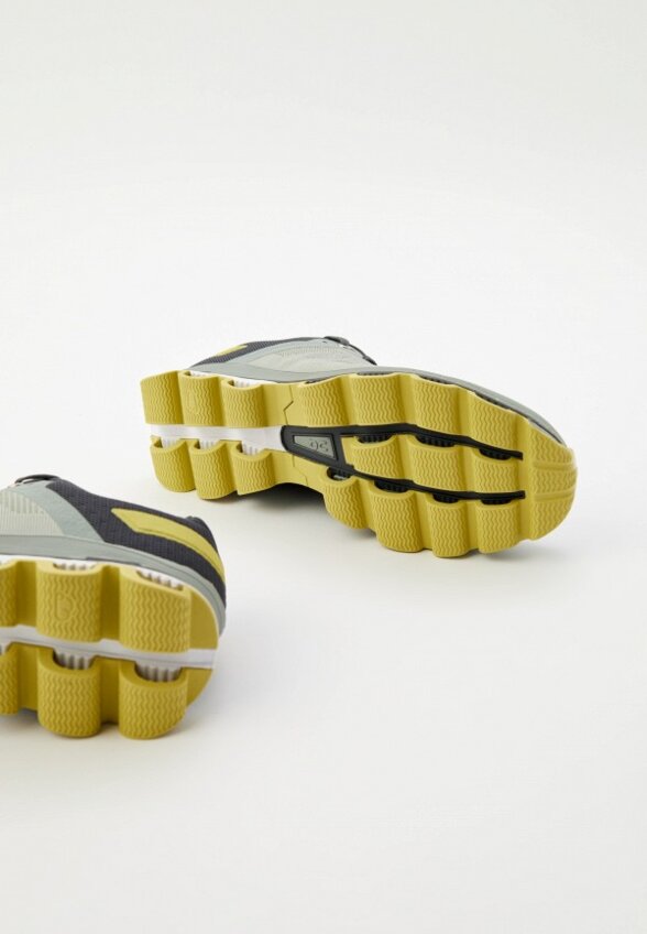 Кроссовки On