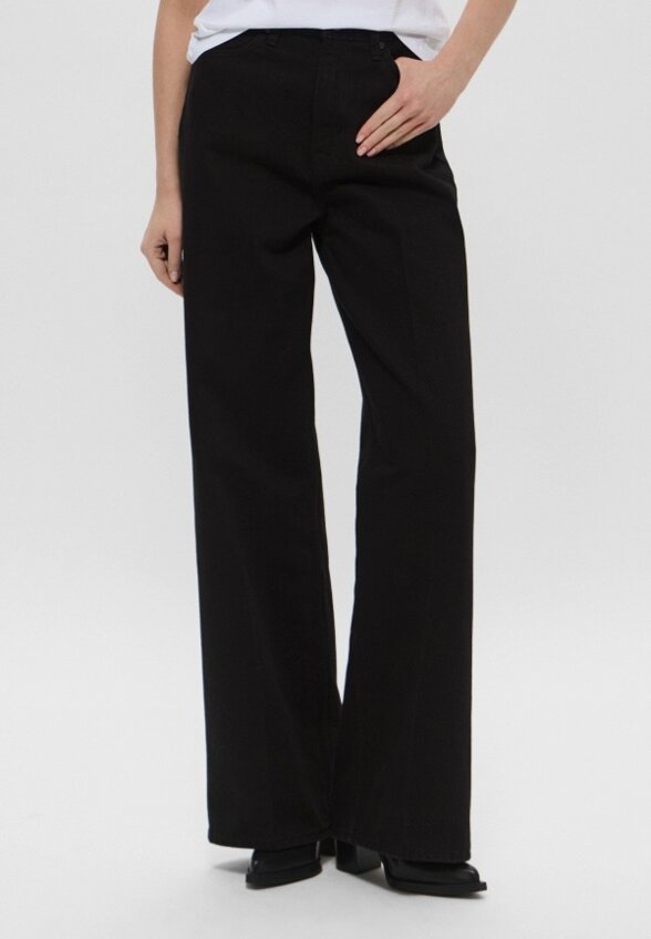 Джинсы Calvin Klein