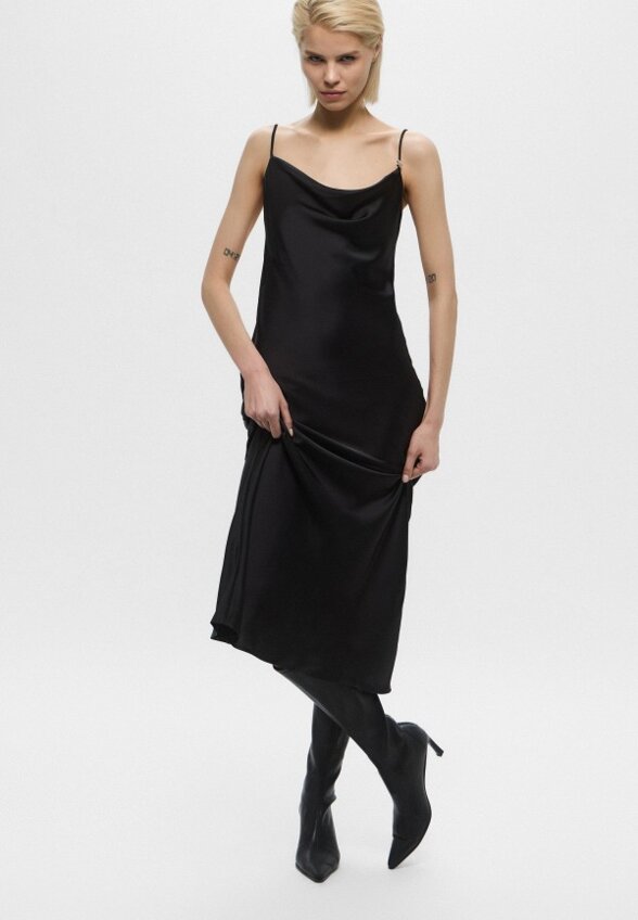 Платье и цепь Hugo