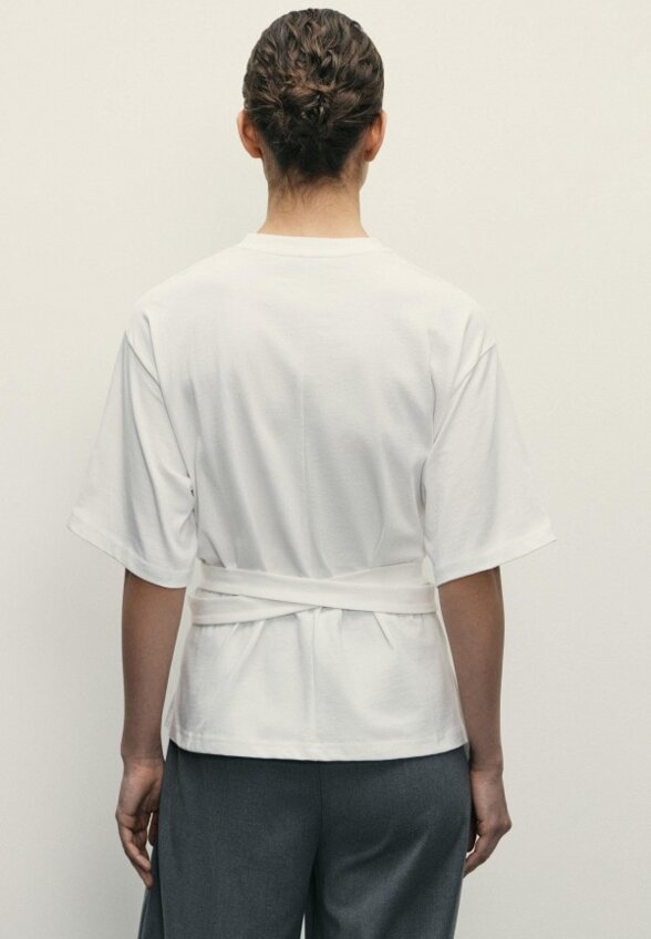 Футболка Zarina