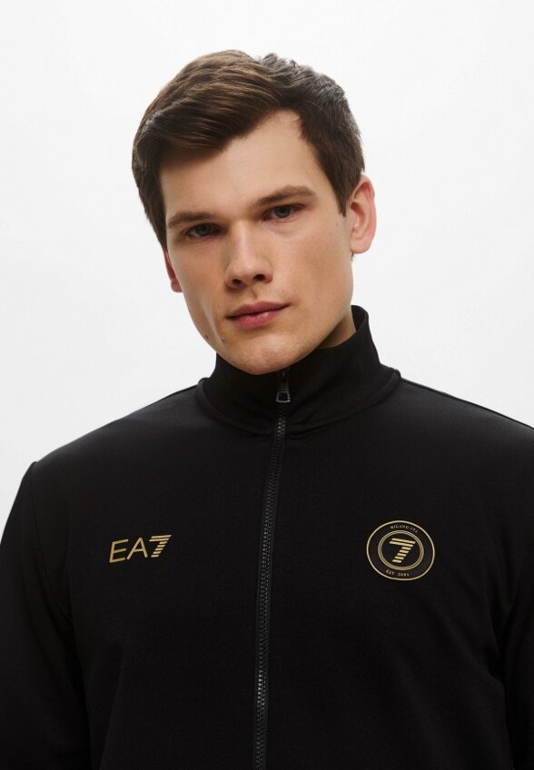 Костюм спортивный EA7