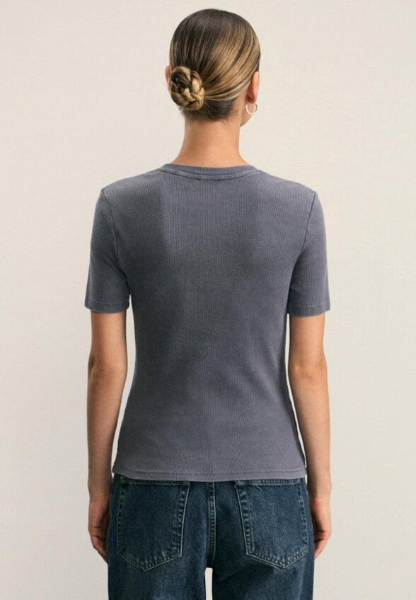 Футболка Zarina