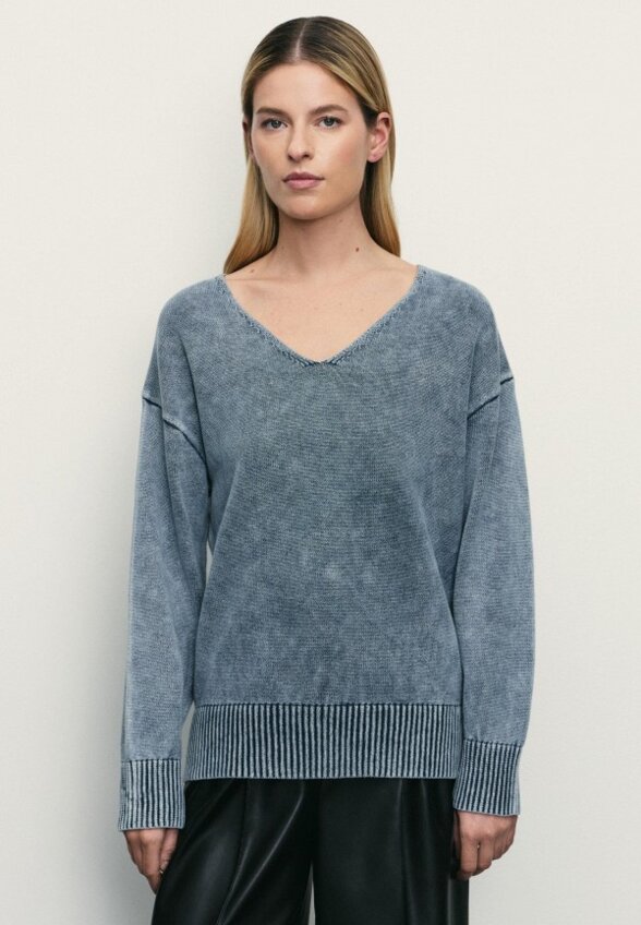 Пуловер Zarina