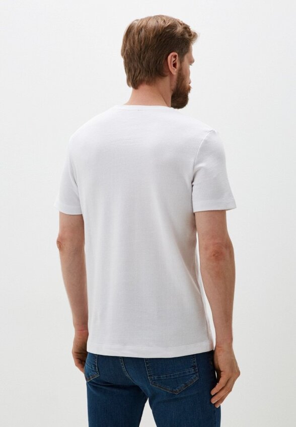 Футболка Colin's