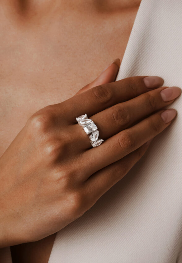 Серебряное кольцо ГРАЦИЯ с фианитами MIE