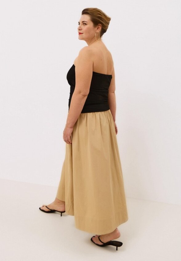 Платье Lessismore