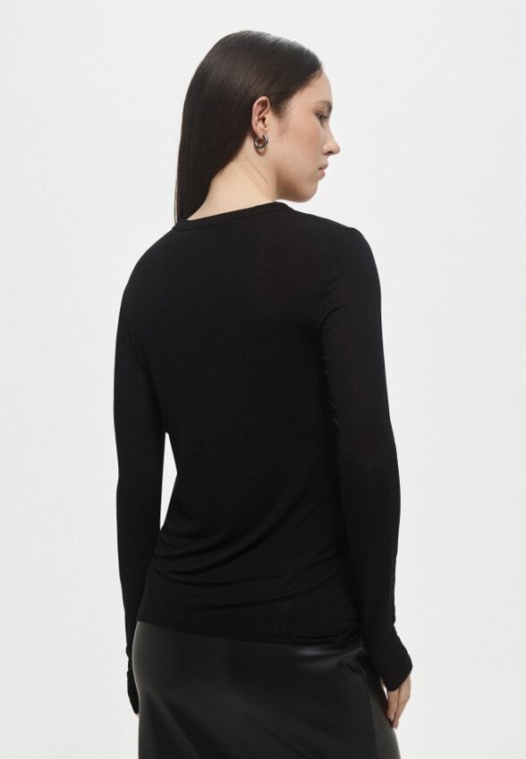 Лонгслив Mango