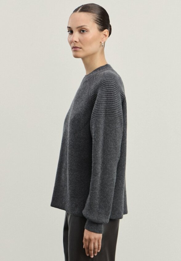 Джемпер Zarina