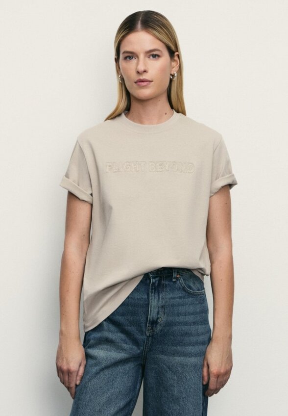 Футболка Zarina