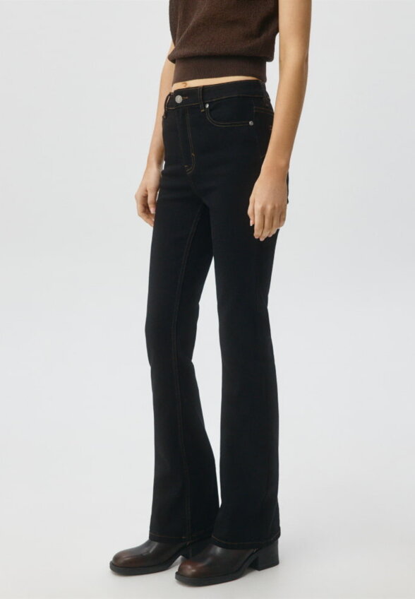Джинсы Bootcut