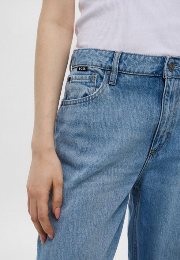 Джинсы Boss