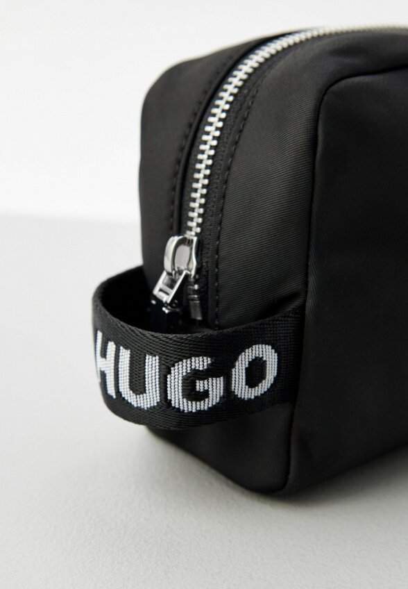 Косметичка Hugo