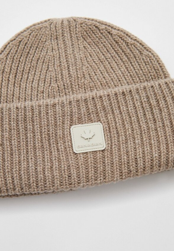 Шапка Canadian