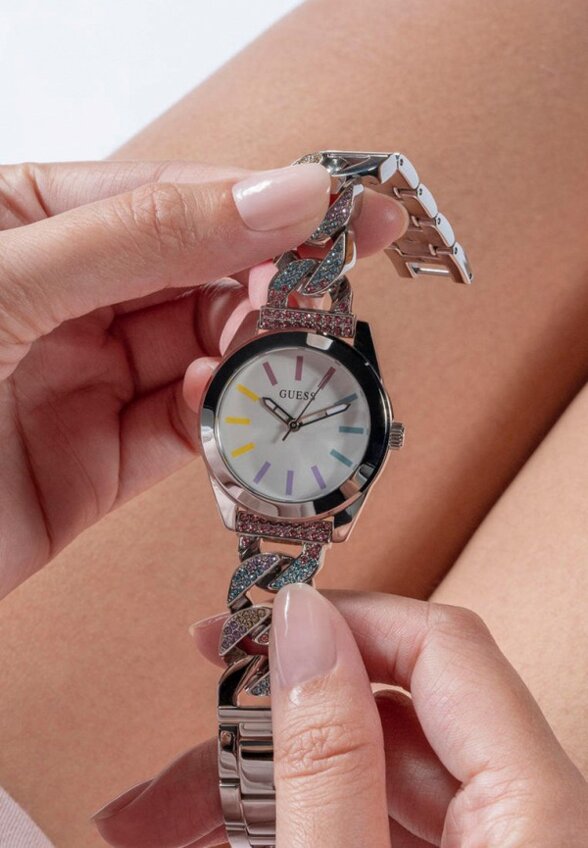 Часы Guess