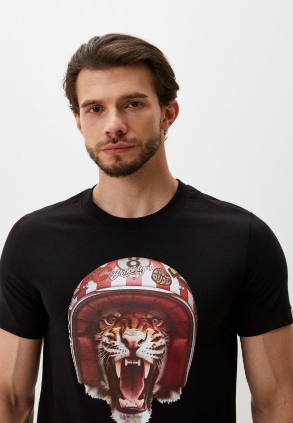 Футболка Colin's