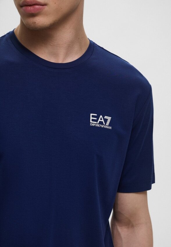 Футболка EA7