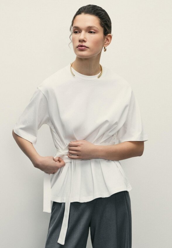 Футболка Zarina