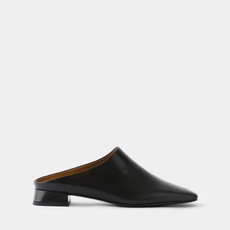 МЮЛИ НА НИЗКОМ КАБЛУКЕ