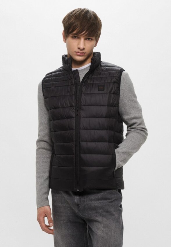 Жилет утепленный Boss