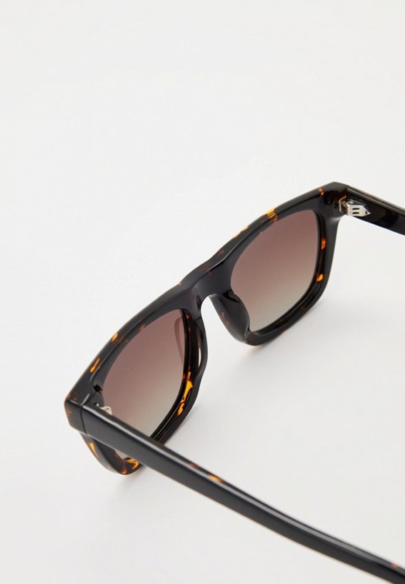 Очки солнцезащитные Vitacci