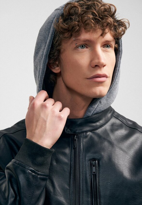 Куртка кожаная Твое