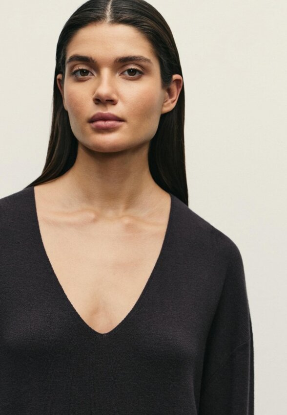 Пуловер Zarina