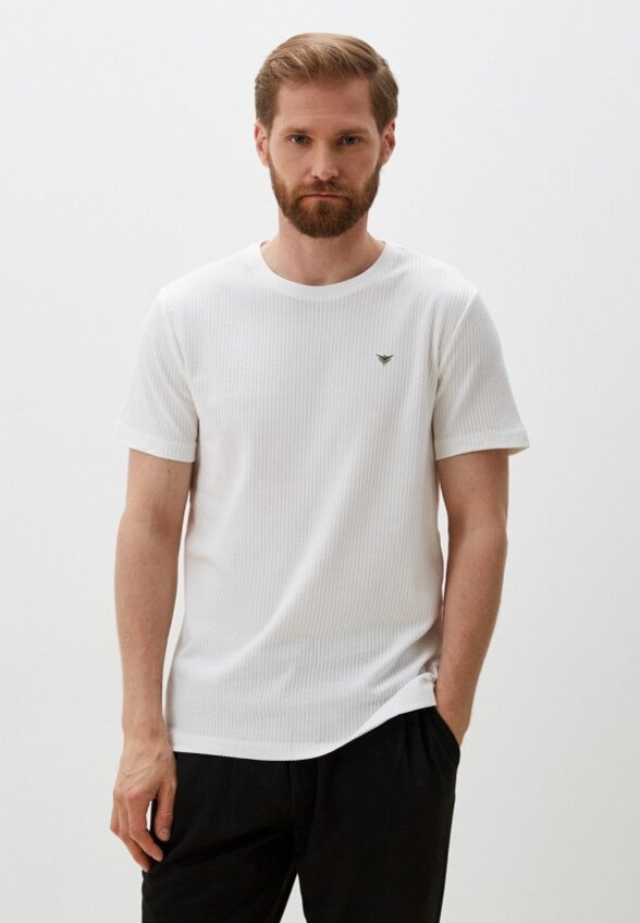 Футболка Colin's