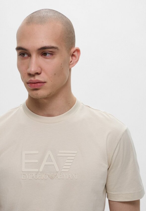 Футболка EA7