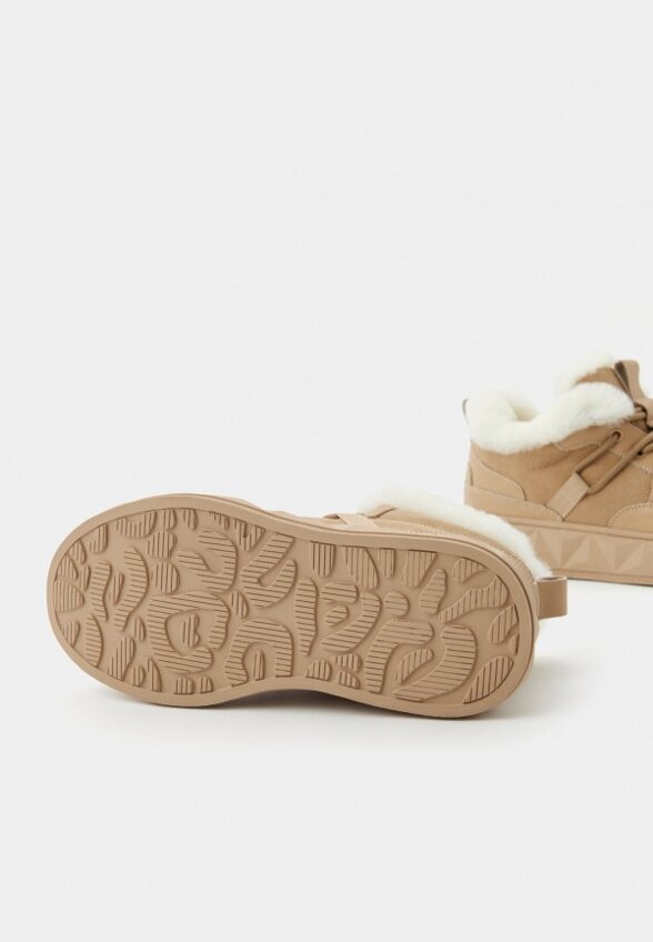 Кроссовки Founds