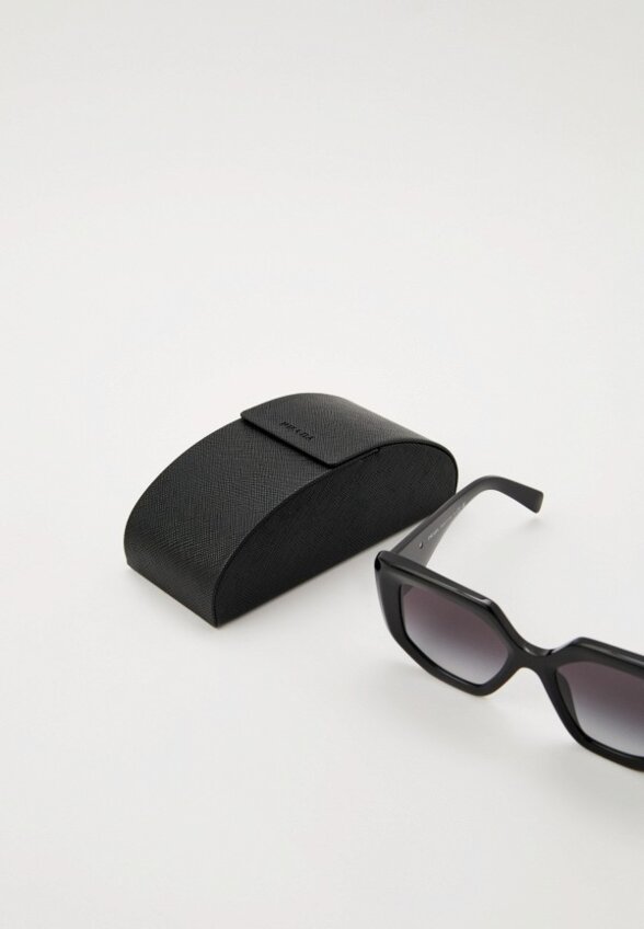 Очки солнцезащитные Prada