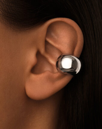 Широкий объемный кафф из серебра MIE женщинам