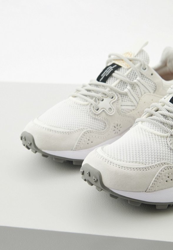 Кроссовки Flower Mountain