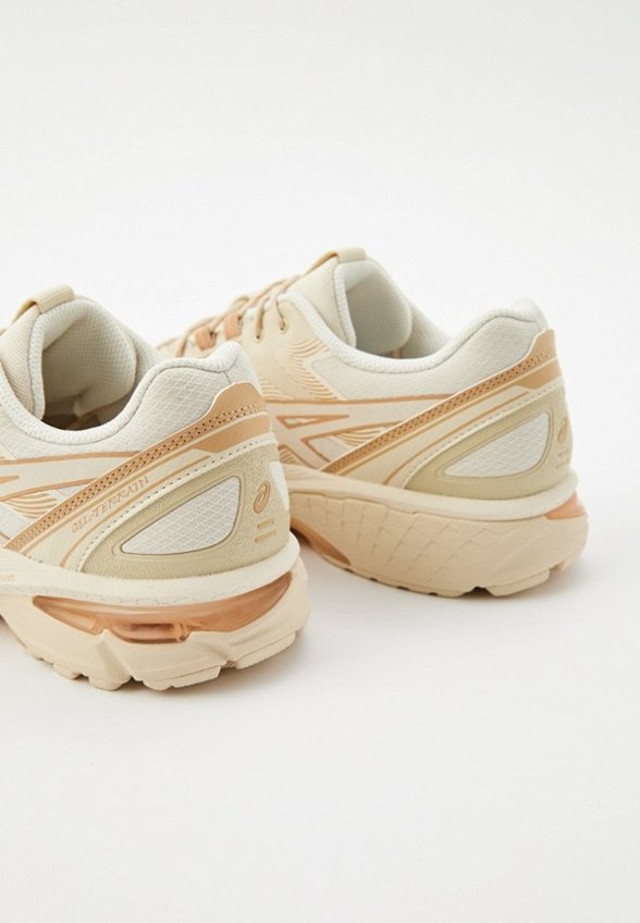 Кроссовки ASICS