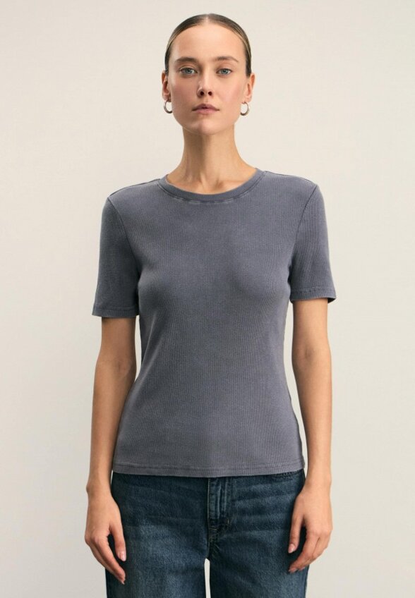 Футболка Zarina