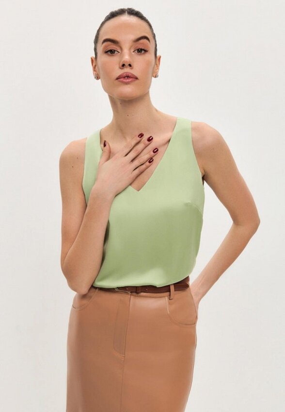 Топ Gabriel and Ester London