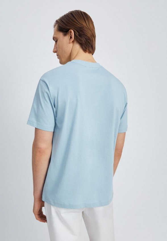 Футболка Finn Flare