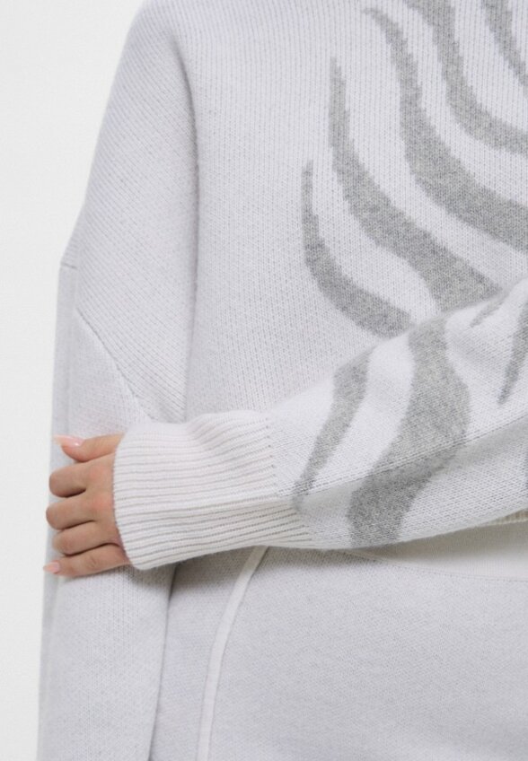 Свитер Genious