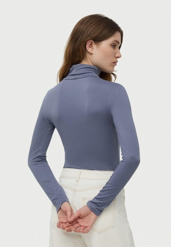 Водолазка Terranova