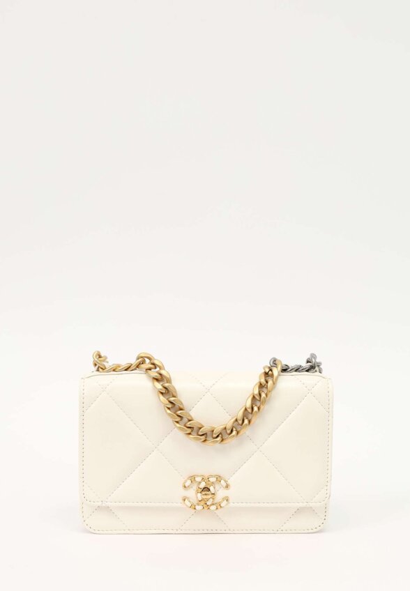 Chanel 19