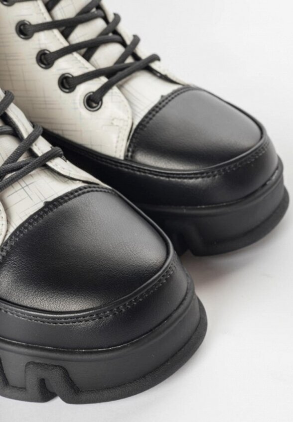 Ботинки Tikkago