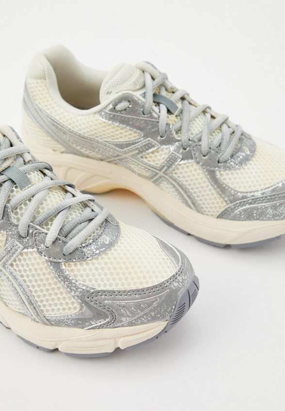 Кроссовки ASICS