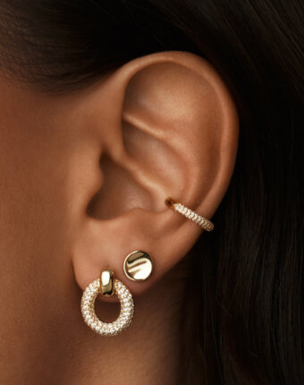 Серебряные серьги-пусеты с фианитами в покрытии желтое золото MIE женщинам