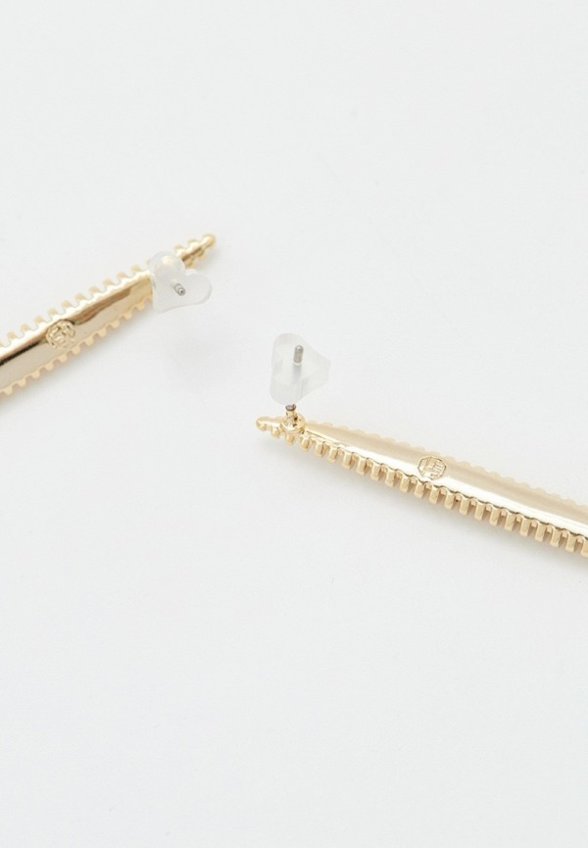 Серьги Free Form