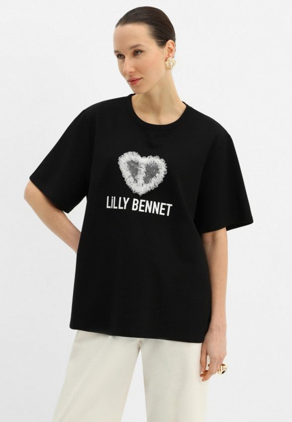 Футболка Lilly Bennet