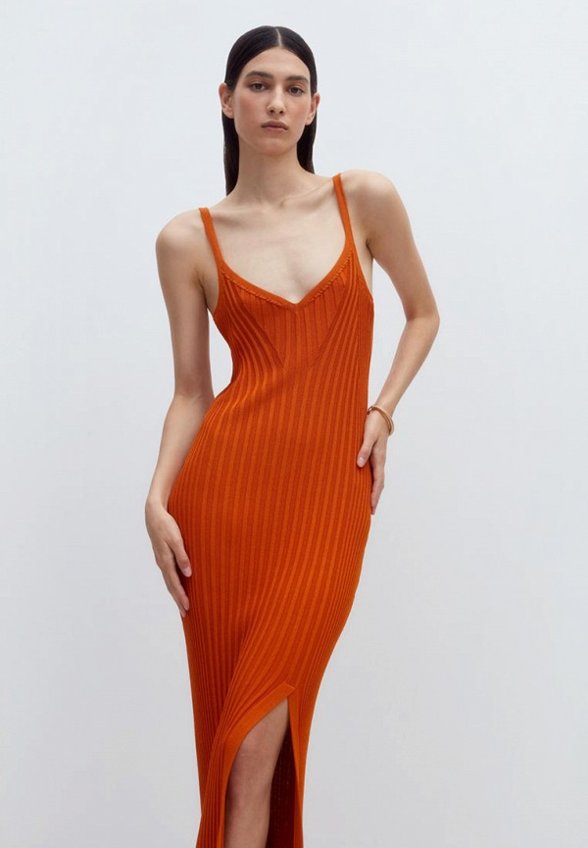 Платье Brusnika