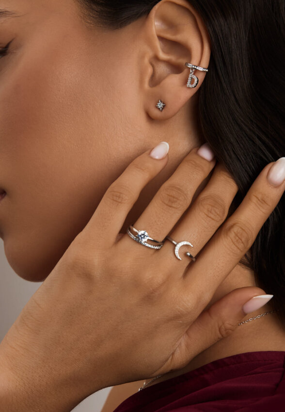 Регулируемое кольцо из серебра с полумесяцем и фианитами MIESTILO  MIE