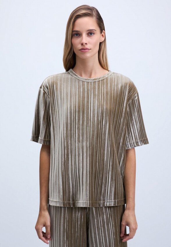 Футболка Zarina