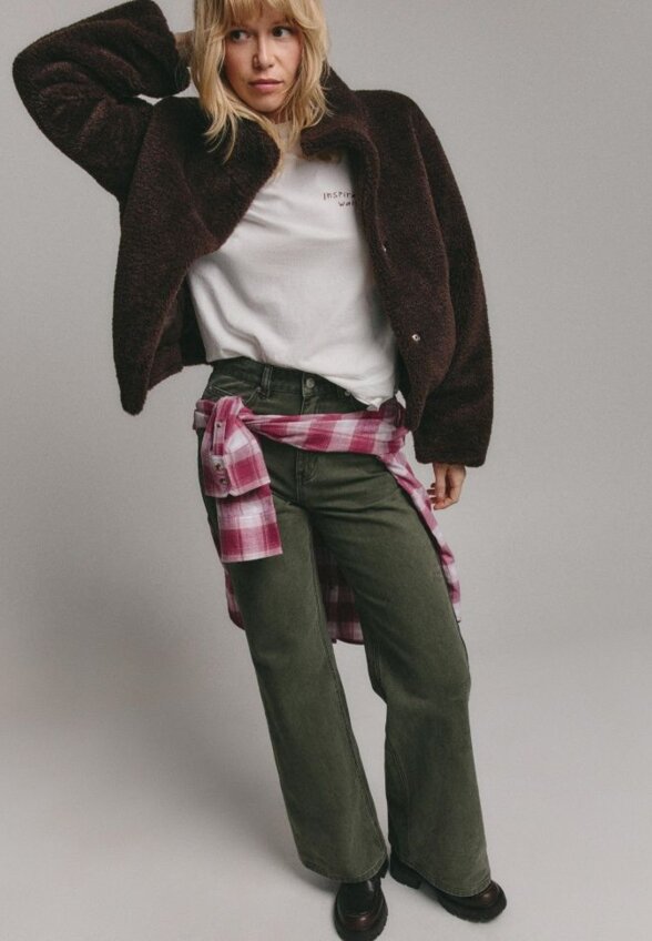 Широкие джинсы с высокой посадкой на высокий рост